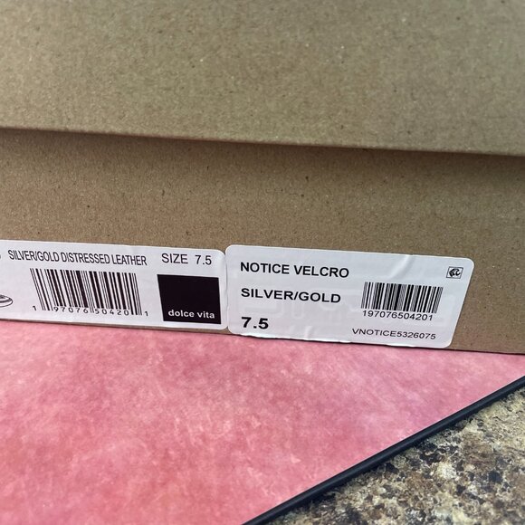 DOLCE VITA NOTICE VELCRO SNEAKERS (7.5) - Picture 11 of 12